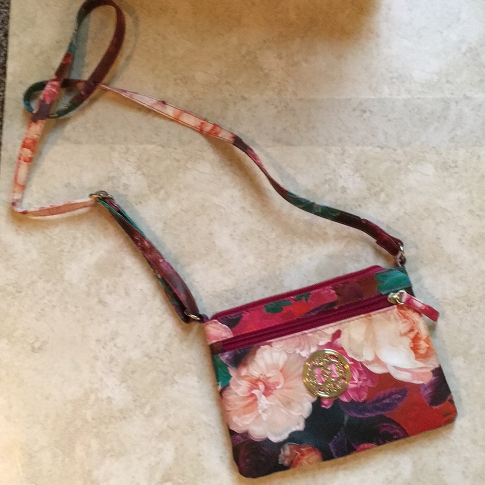 Crossbody purse